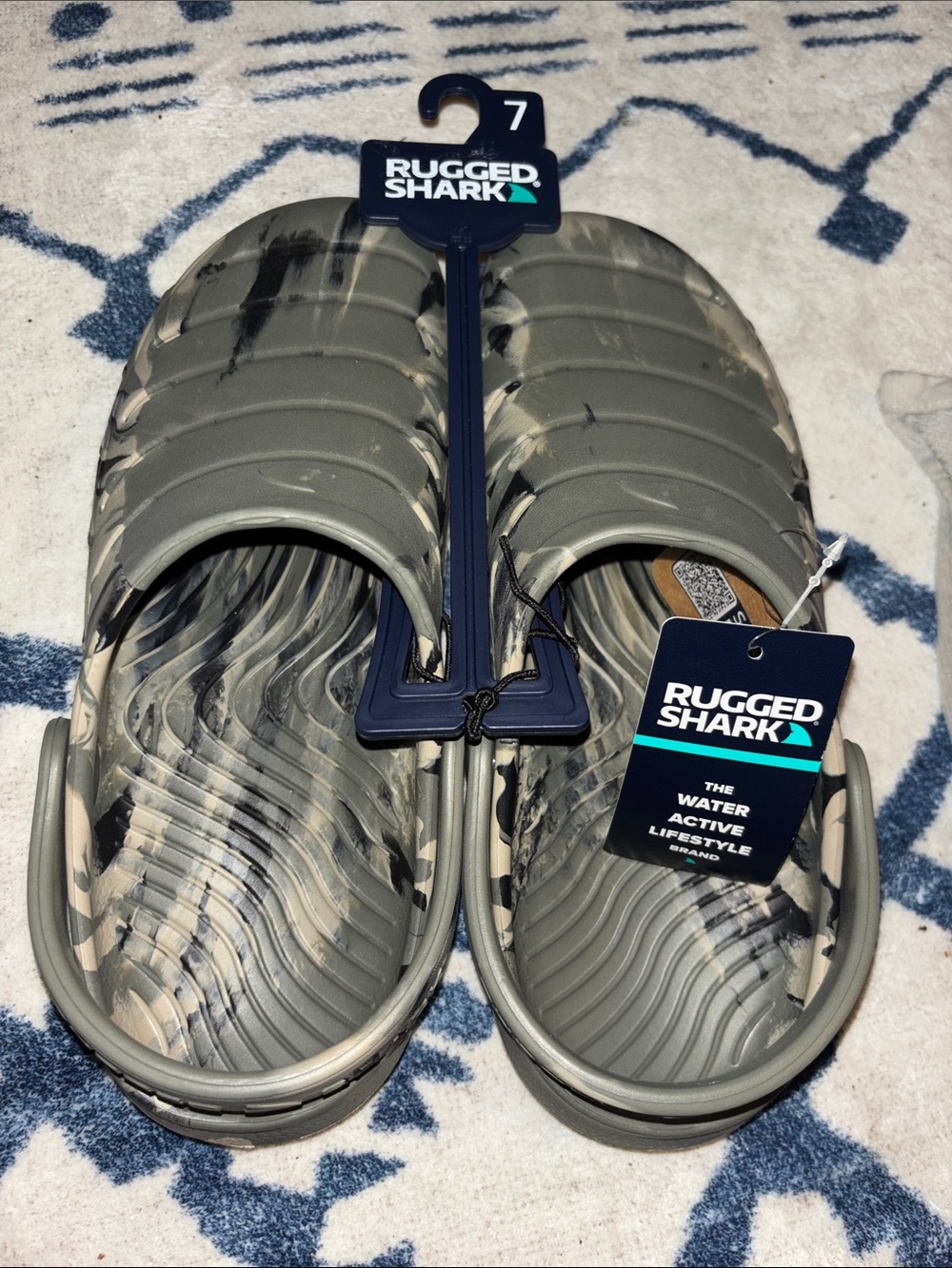 Rugged Shark Water-Ready Slip-On Clogs in Olive/Beige Marbled Size 7! BRAND NEW!